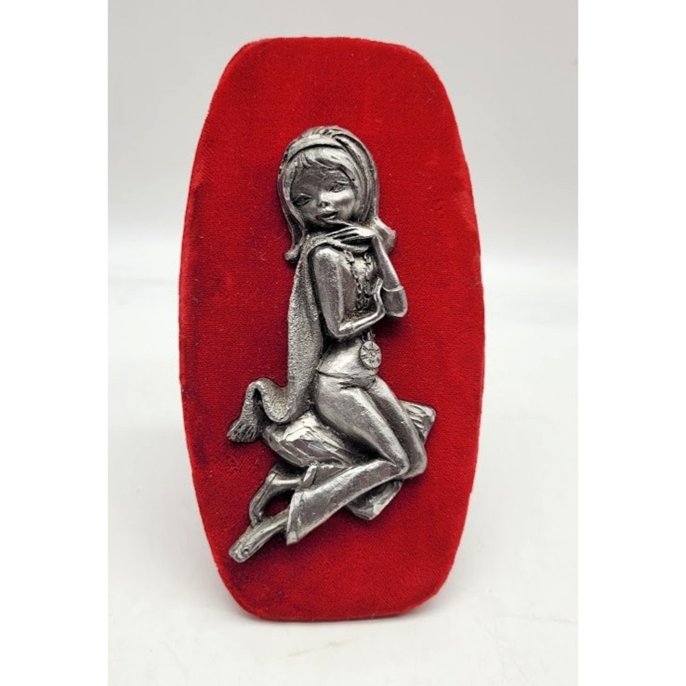 Paris Vintage Pewter Les Etains Du Galion 3D Red Velvet Base Wall Plaque French